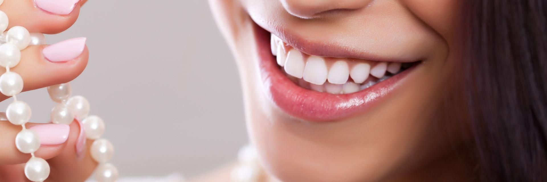 Bleaching - So erhalten Sie strahlend weiße Zähne