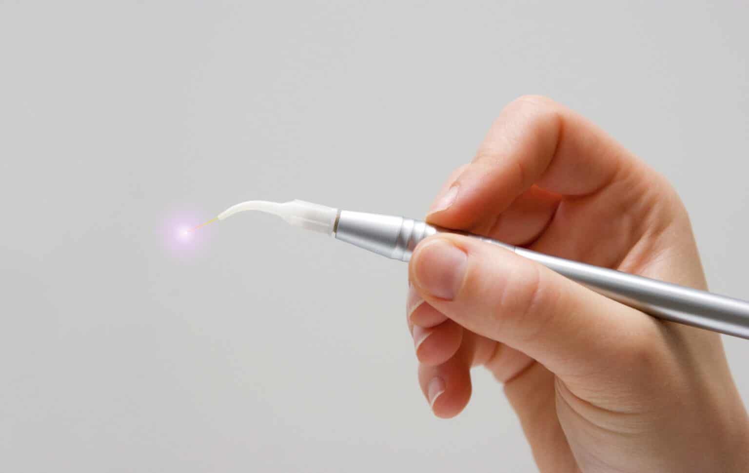 Dental-Laser Behandlung in der Praxis smileDentity